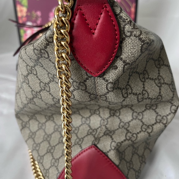 Gucci Rare Monogram Bag With Red Handle Includes Original Box - Picture 7 of 7